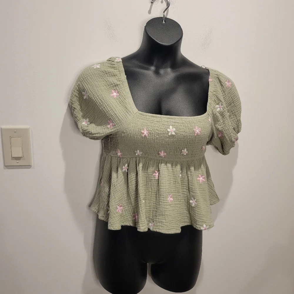 Altard State Size L Olivia Flower Embroidered Babydoll Gauzy Cotton Top